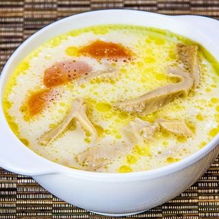 Ciorba de burta cu smantana, usturoi si ardei iute