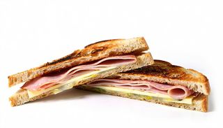 Toast con cotto e formaggio