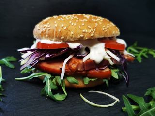 Csülkös szendvics/Sandviș cu ciolan