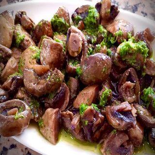 champiñones al ajillo