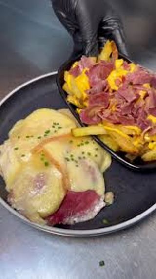 Escalope Grillé, Jambon Fumé Et Raclette