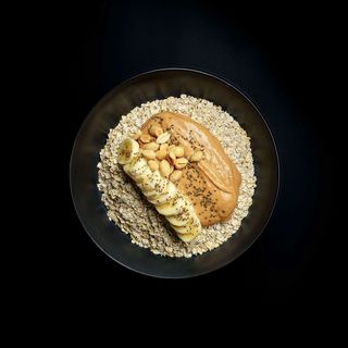 Porridge Avena. Crema Cacahuete, Platano Y Semillas Chia