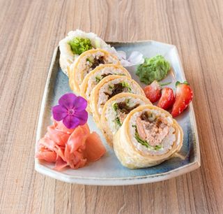 Tamagomaki yaki sake