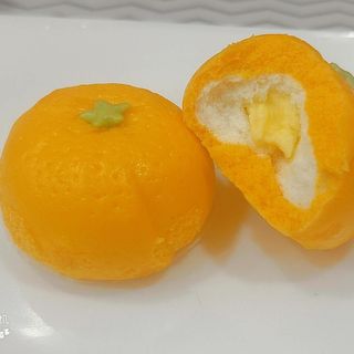 Il panino al vapore di arancia con crema di uovo - 2 pezzi