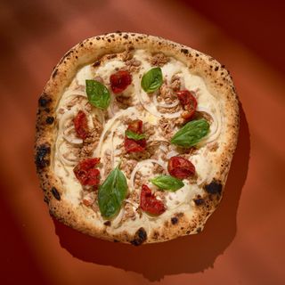 Pizza De Tonno E Cipolla