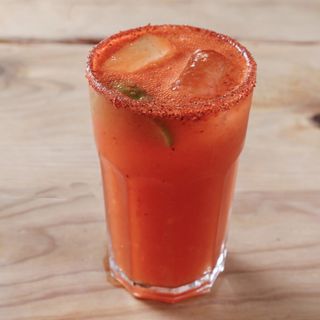Michelada con clamato