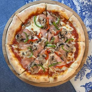 პიცა ლორით და სოკოთი