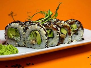 РОЛ КАЛІФОРНІЯ З ВУГРЕМ (260 г)