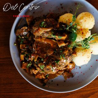 Osso Buco cu piure de cartofi si sos de hribi