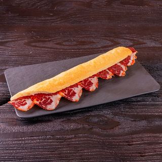 Bocadillo de lomito de presa 100% Ibérico.
