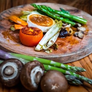 Legumes na Brasa com Queijo de Cabra 