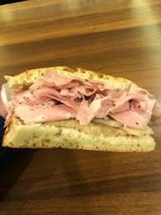 Schiaccia mortadella e pecorino