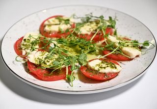 Моцарелла Капрезе (220г)