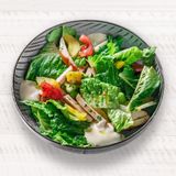 Салат с копченым цыпленком и персиком (220 гр.)