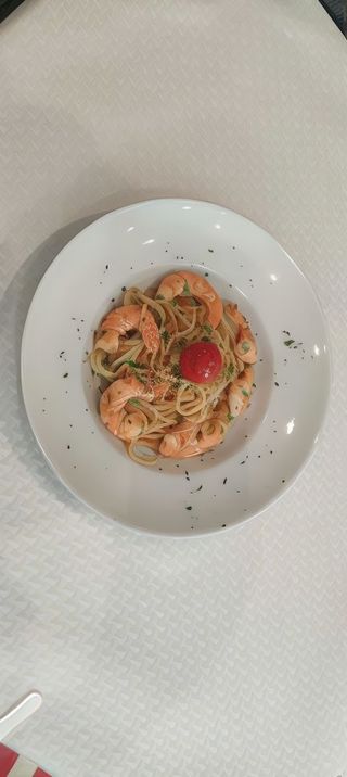 Pasta Salteada Con Langostinos