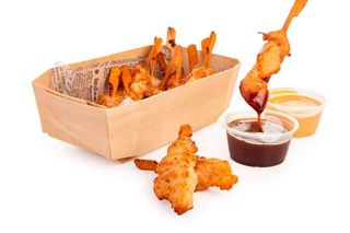 Cesta 15 espetos de pollo con 2 salsas