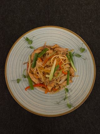 Spaghete cu pui Chowmein