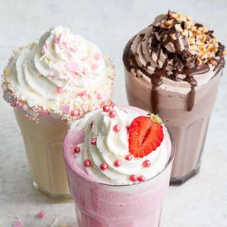 KINDERBUENO MILKSHAKE 