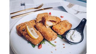 Bruschette sa mozzarellom