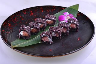 112-Uramaki Black Tartar