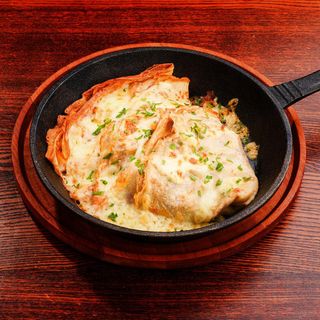 Clătite cu fileu de pui în sos cremos 