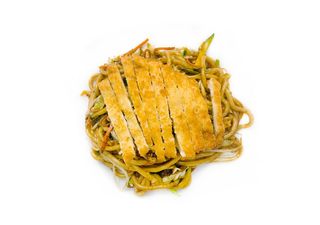 170.YAKI UDON CON POLLO FRITTO 