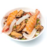 Лапша яєчна з морепродуктами (320г)