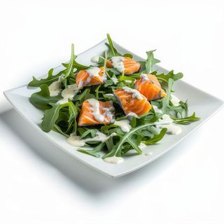 Ensalada de rucula con Salmon y crema de queso