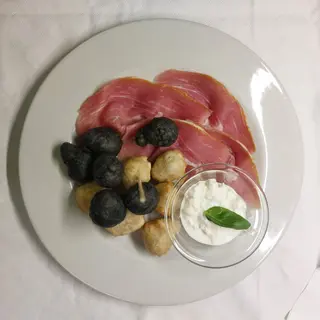 Zeppole Prosciutto Crudo & Stracciatella