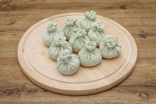 Chinkali ze szpinakiem i serem