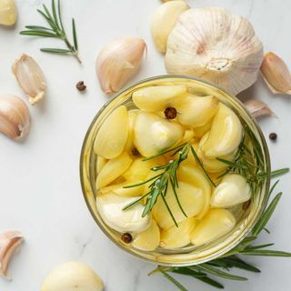 oliwa czosnkowa szt.