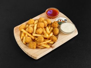 Pop Corn de Pollo, Patatas Y Salsa