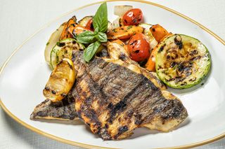 Ципура филе с гриловани зеленчуци (400г)