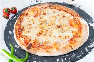 Pizza Quattro Formaggi & Chicken