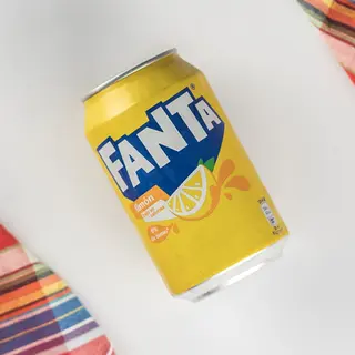 Fanta Limón lata 330ml.