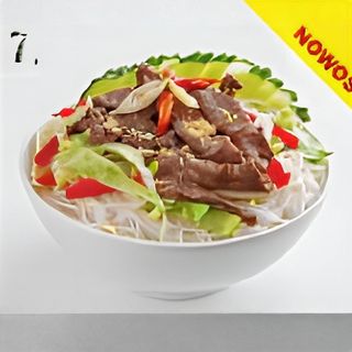 Makaron Nam Bo z wołowiną