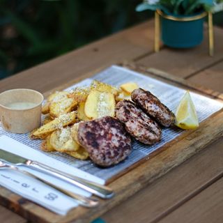 Телешки кюфтета /едросмляно месо/ (350г)