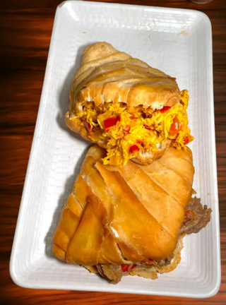 Teque Arepa De Pollo Con Queso