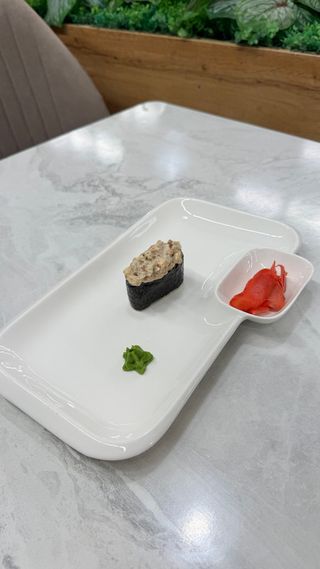 Гункан с угрем (55г)