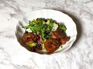 Салат з курячої печінки 230  гр 