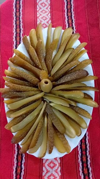 Салата кисели краставички