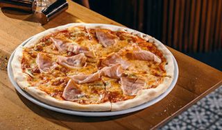 პიცა პროშუტო ე ფუნგი