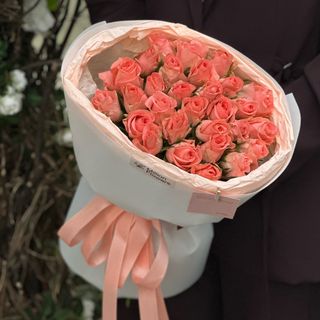 29 троянд в упакуванні Кіс 2 Ю 