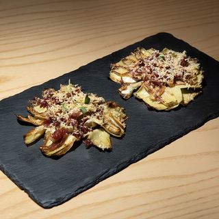 Flor de alcachofa a la brasa