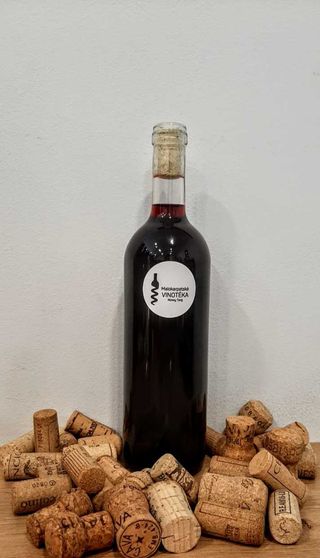 Wino Owocowe Z Czarnej Porzeczki