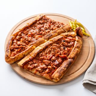 Kuşbaşılı pide (cu vită)