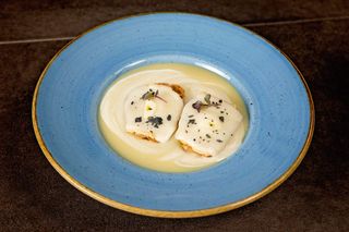 SUPĂ CREMĂ DE USTUROI