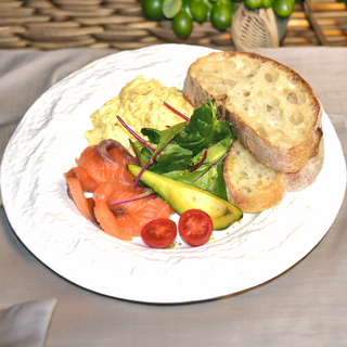 Скрэмбл с лососем