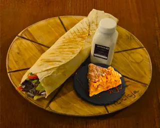 PITA KRAFT KEBAB WOŁOWO-BARANI [STANDARD, BAKLAWA ORZECHOWA, AYRAN]