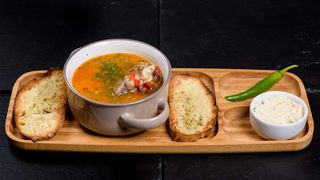 CIORBĂ DE FASOLE CU CIOLAN